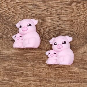 3d Mom & Baby Pig Silicone Focal Bead